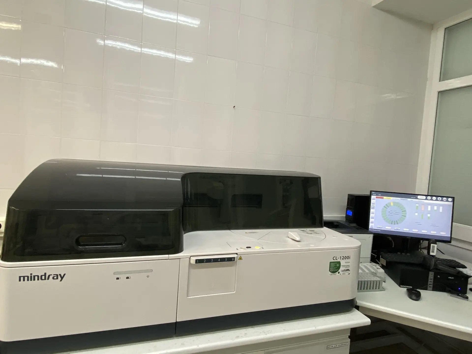 Клинико-диагностическая лаборатория Ростовской клинической больницы внедрила новый анализатор для быстрой диагностики